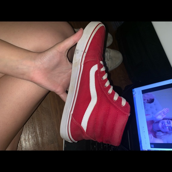 hightop women’s red vans - Picture 4 of 4